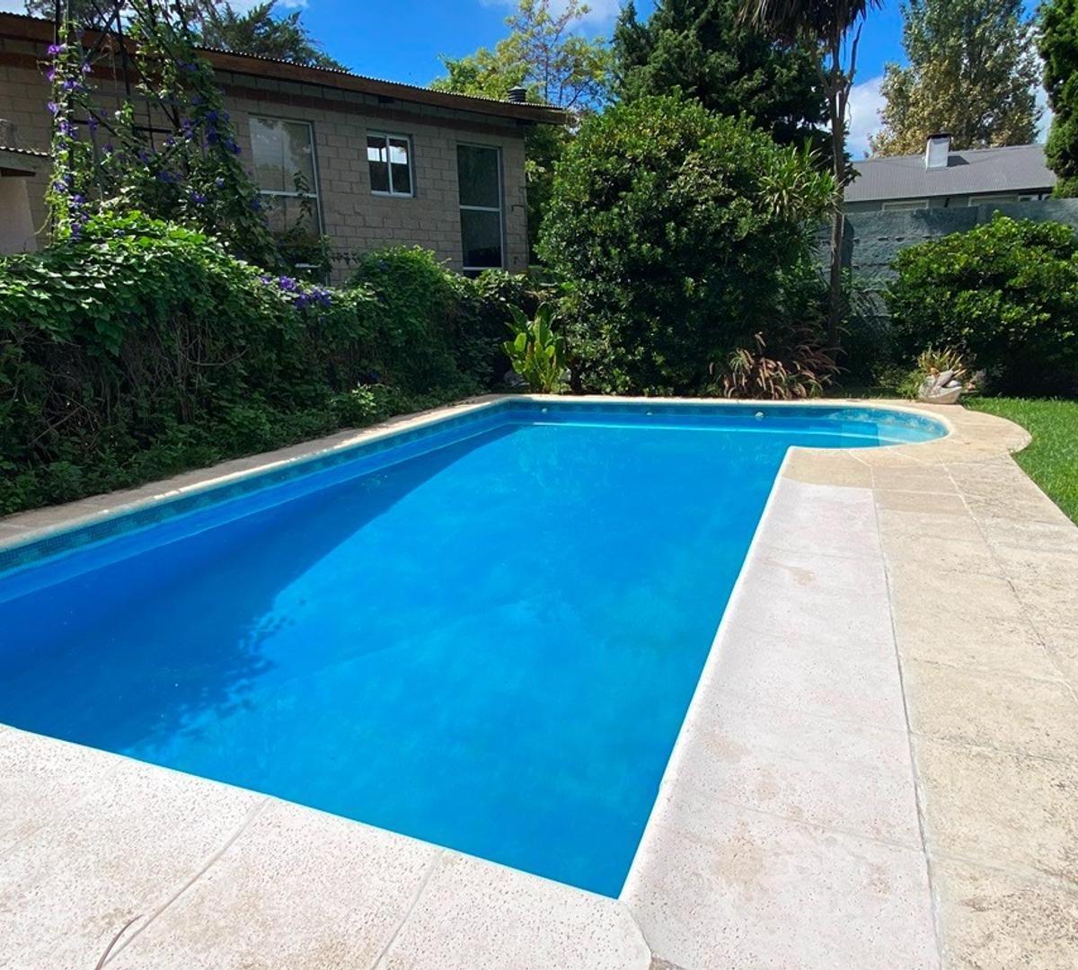 CASA EN VENTA :: PARQUE LELOIR :: 5 AMB