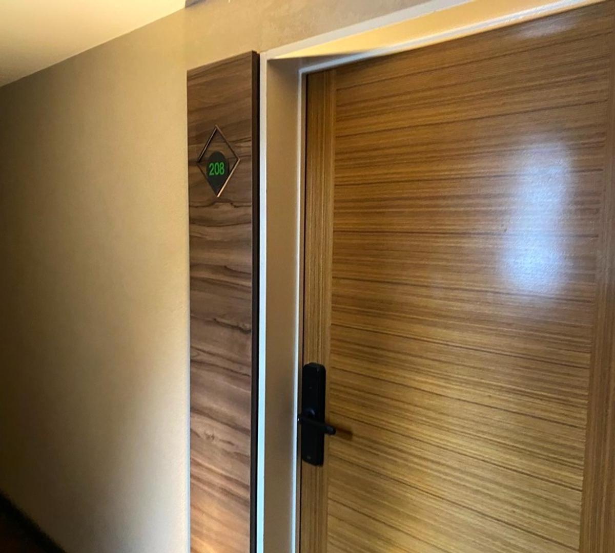 OFICINA EN VENTA :: PARQUE LELOIR :: CON COCHERA