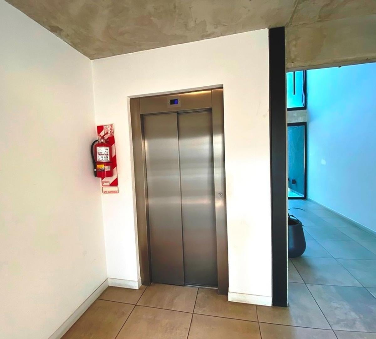 Foto de DEPARTAMENTO EN VENTA :: 4 AMBIENTES :: CASTELAR, imagen 4