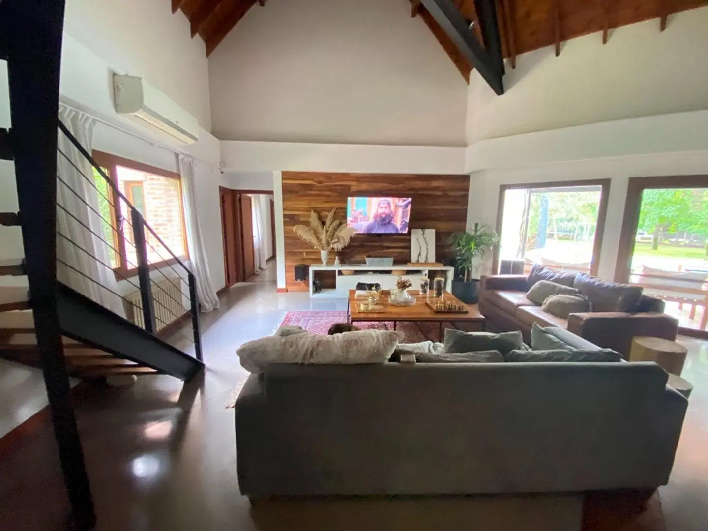 CASA EN VENTA :: PINGUINOS :: 6 AMBIENTES 8