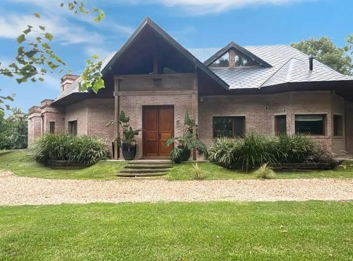 CASA EN VENTA :: PINGUINOS :: 6 AMBIENTES 4