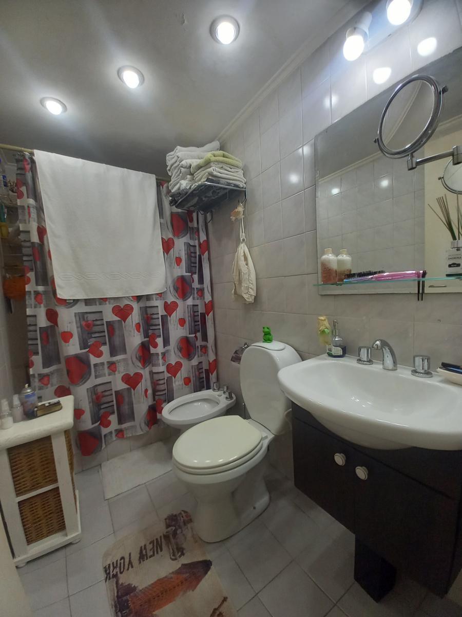 Tres Ambientes con Cochera Opcional en Venta en Torres Pueyrredon en Avellaneda 2