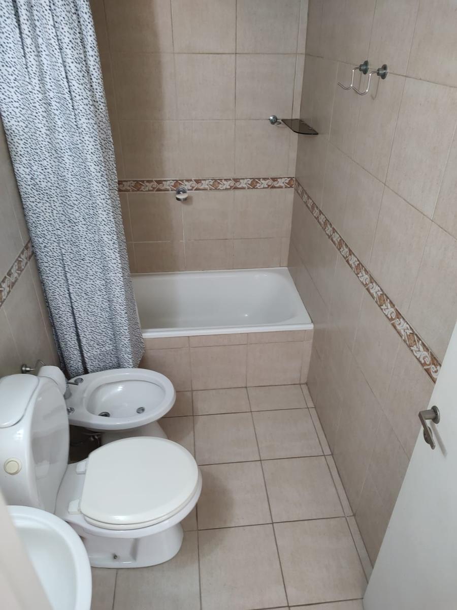 Departamento de Tres Ambientes con Cochera a La Venta en Torres Pueyrredon 1