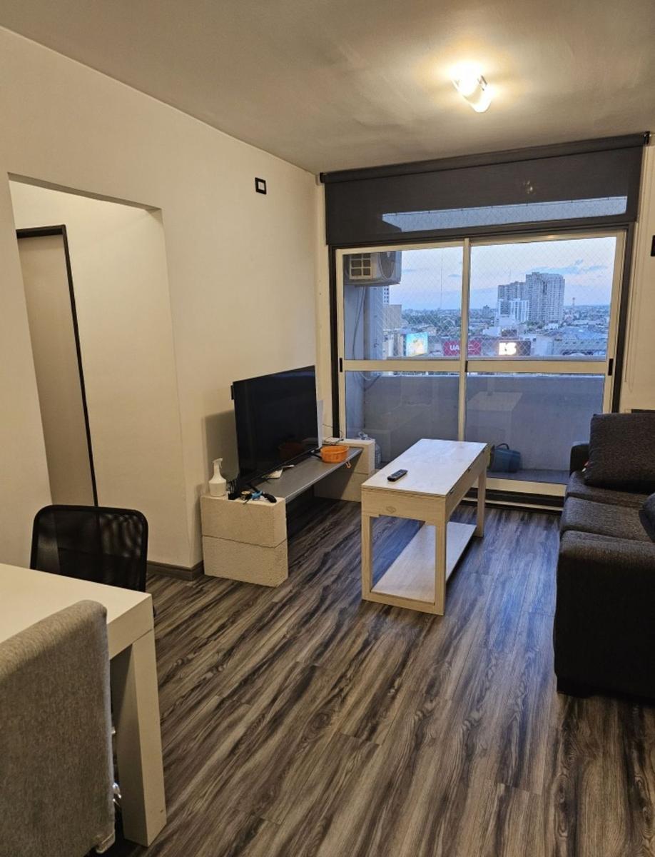 Departamento de Tres Ambientes a La Venta en Torres Pueyrredon 4
