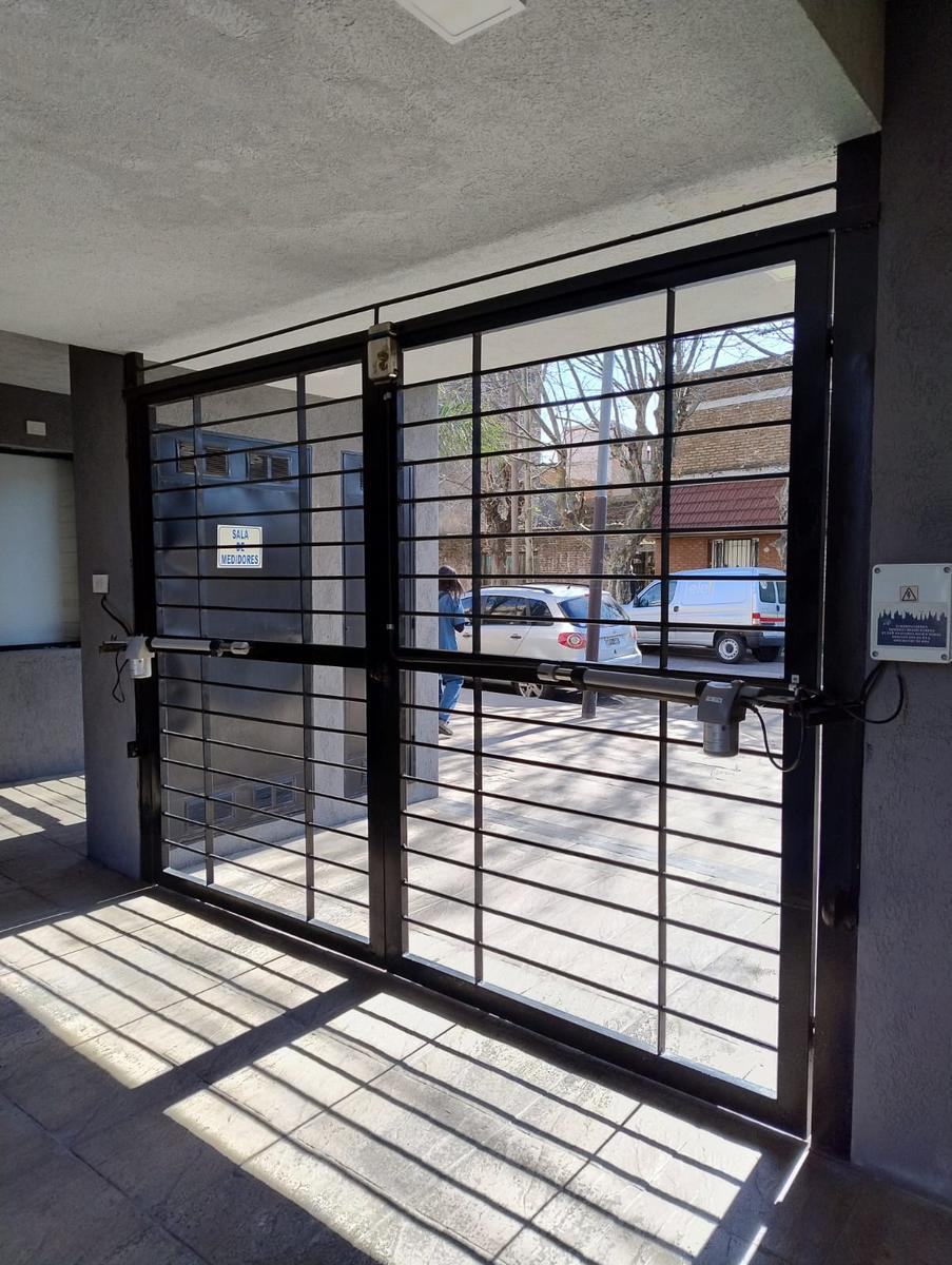 Departamento Tres Ambientes con Cochera a La Venta 3