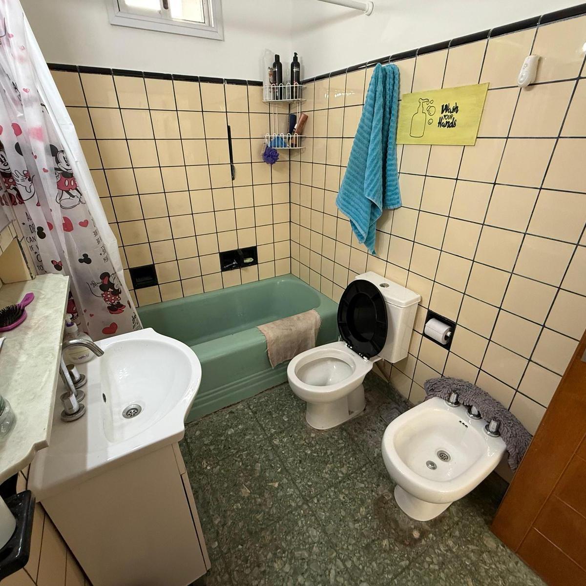 Casa Cuatro Ambientes con Jardin y Pileta a La Venta en Crucecita Avellaneda 5