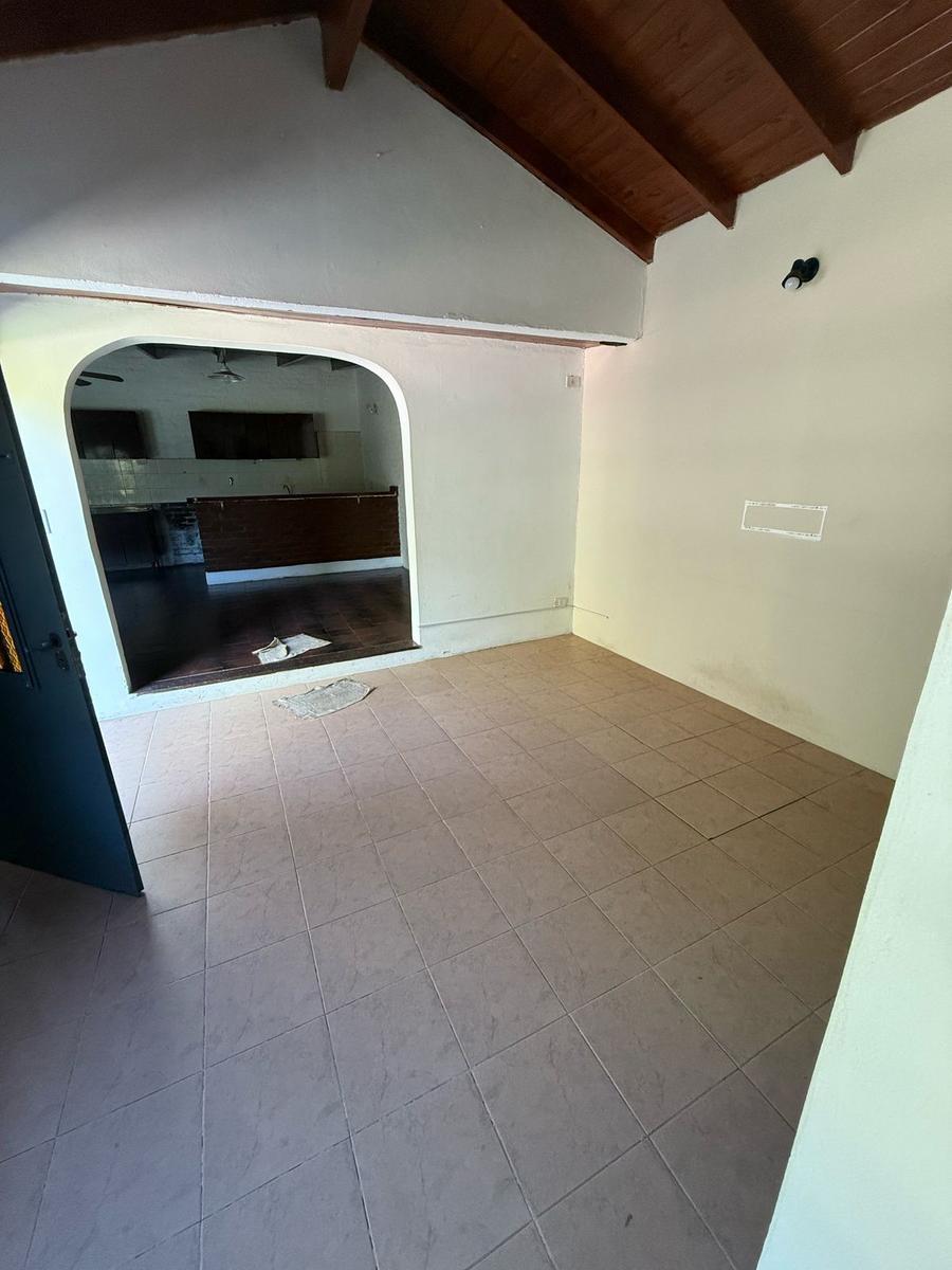 Casa de Cuatro Ambientes con Piscina en Venta en Villa Elisa La Plata 3