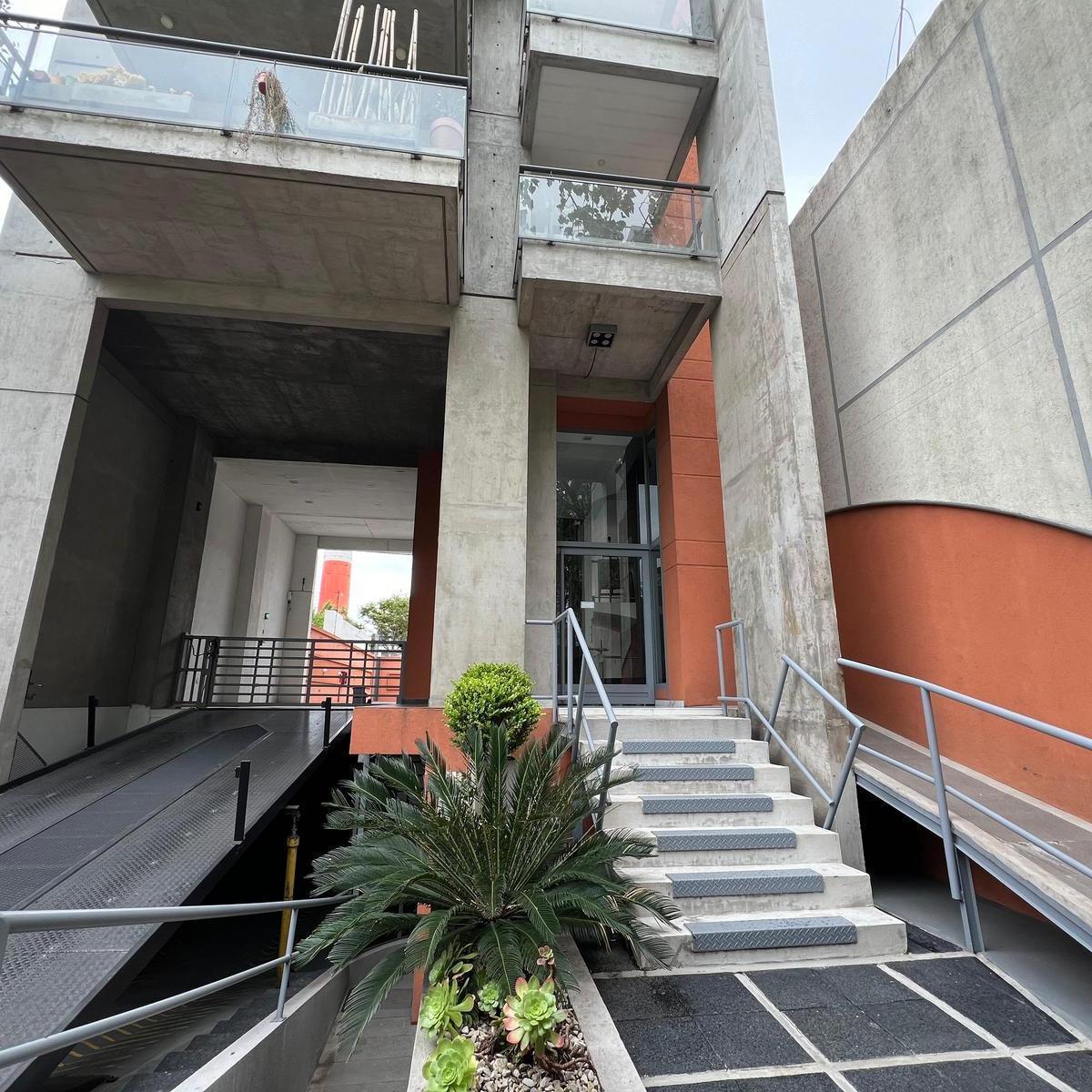 Departamento Dos Ambientes con Cochera en Venta en Quilmes 2