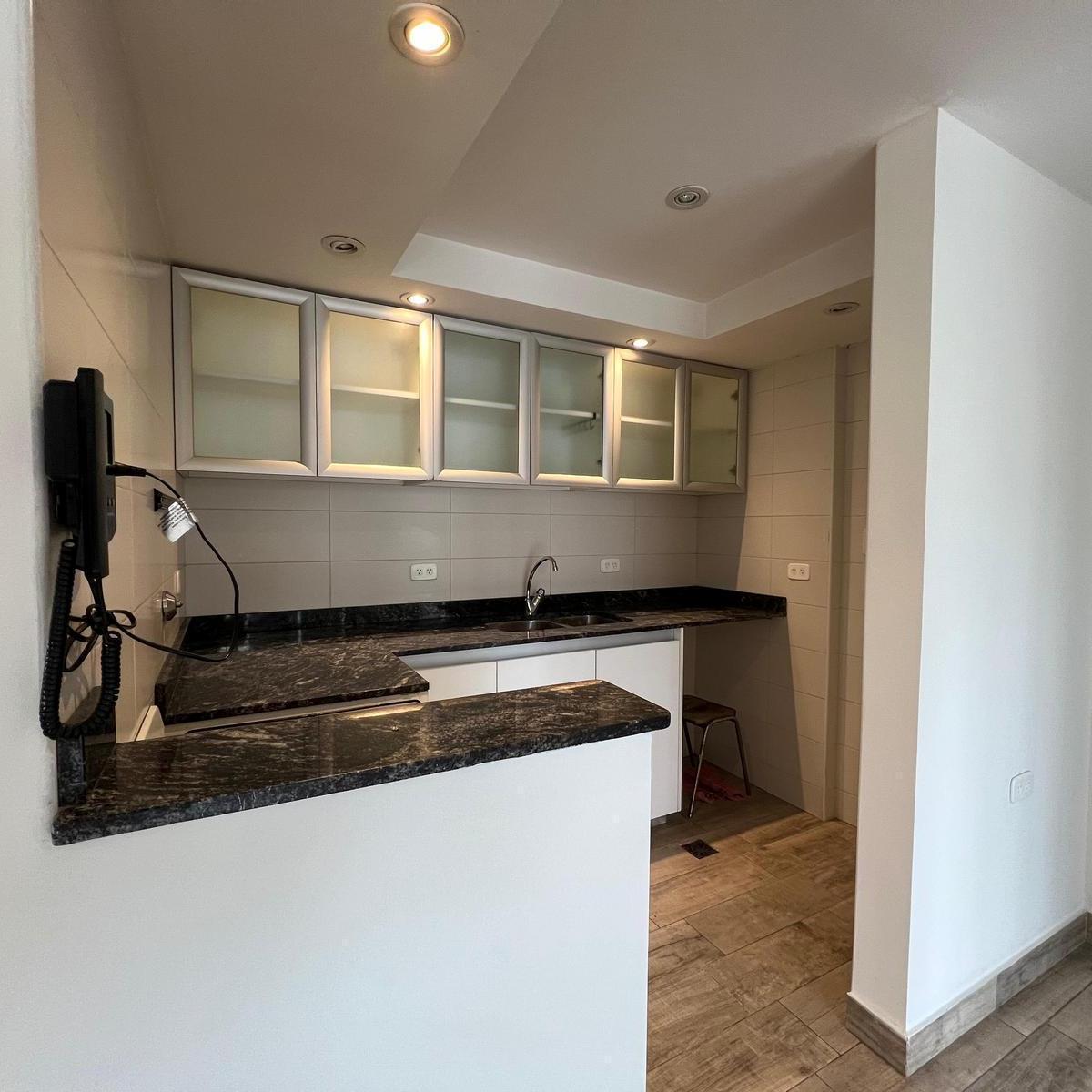 Departamento Dos Ambientes con Cochera en Venta en Quilmes 1