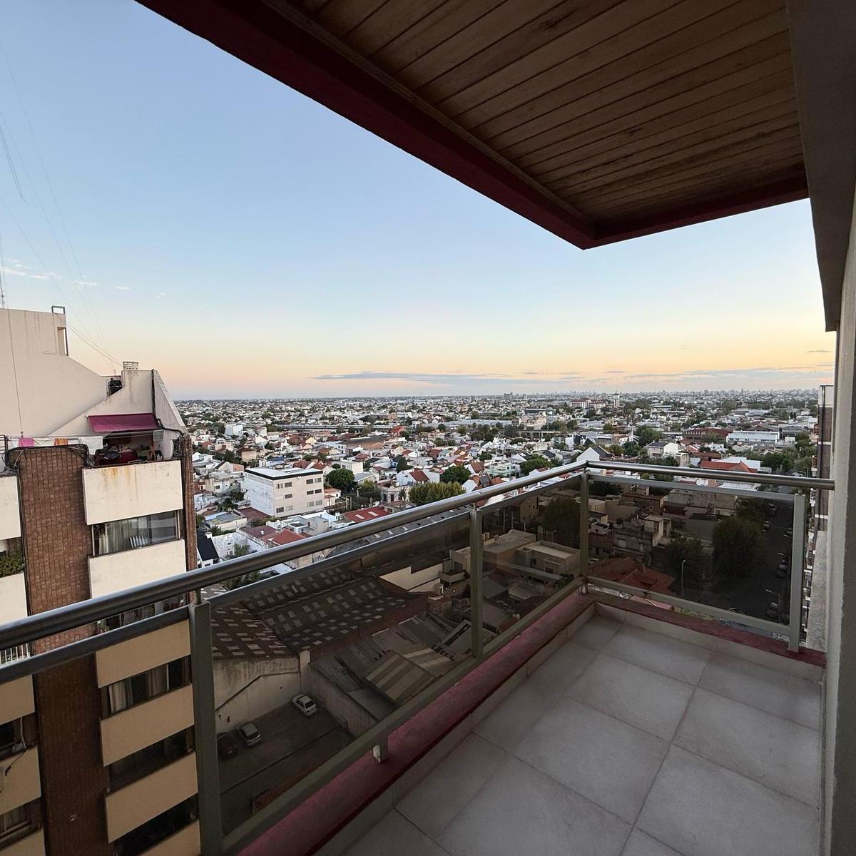 Departamento de Dos Ambientes con Pileta a La Venta en Avellaneda 5
