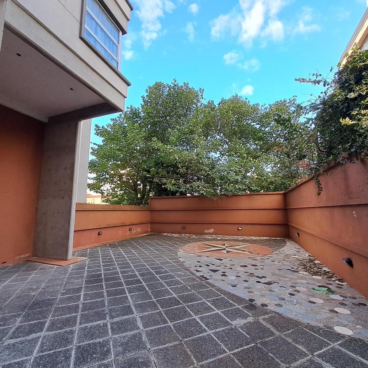 Departamento Piso de Tres Ambientes a La Venta en Quilmes 4