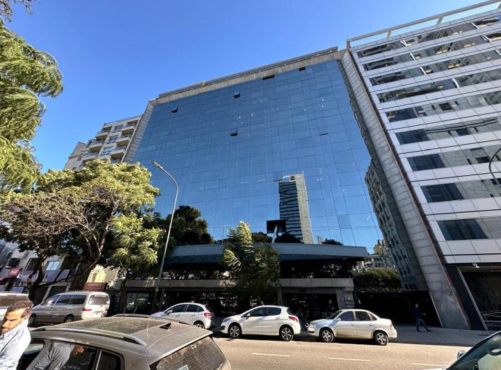 Oficina de ocho ambientes en Venta 1