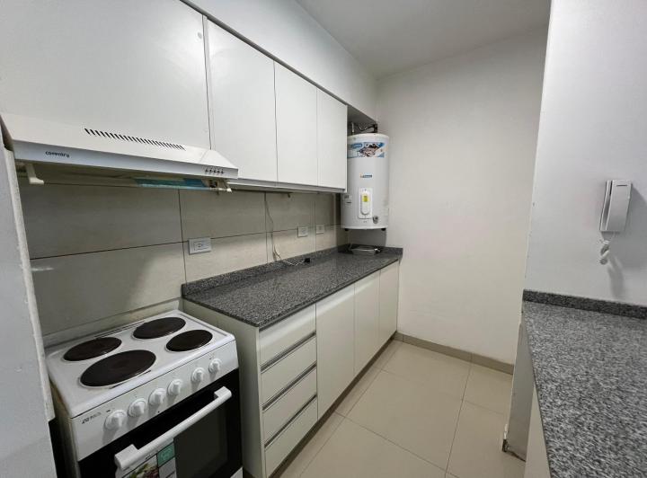 Departamento de dos ambientes con patio en Alquiler en Wilde 5