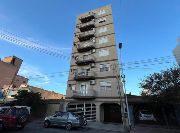 Departamento dos ambientes con cochera patio baulera Alquiler Wilde 3