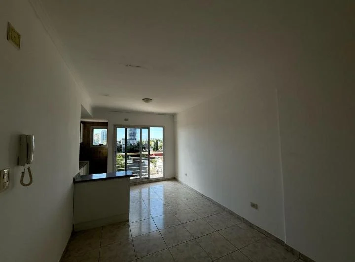Departamento de dos ambientes con cochera en Alquiler en Wilde Centro 4