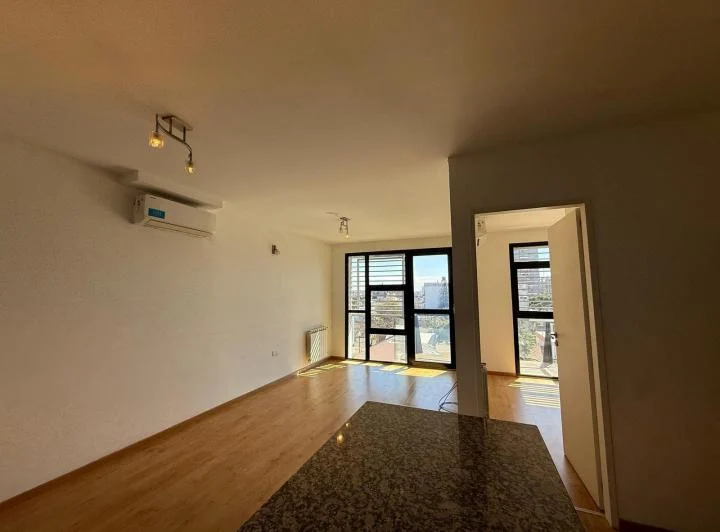 Departamento dos ambientes en alquiler en Wilde Centro 2