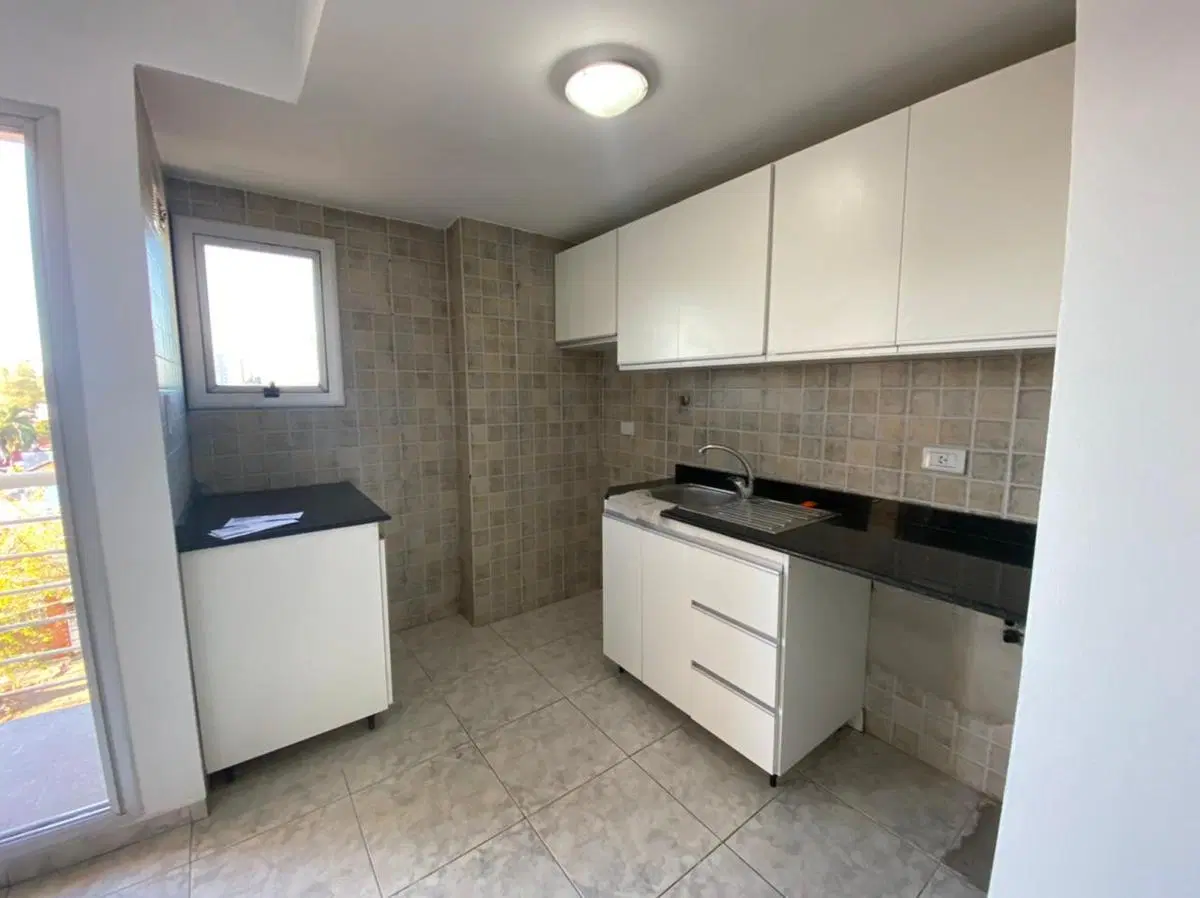 Departamento tres ambientes cochera en alquiler Venta en Wilde centro 4
