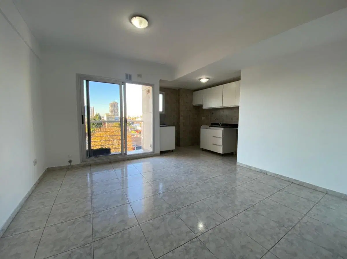 Departamento tres ambientes cochera en alquiler Venta en Wilde centro 2