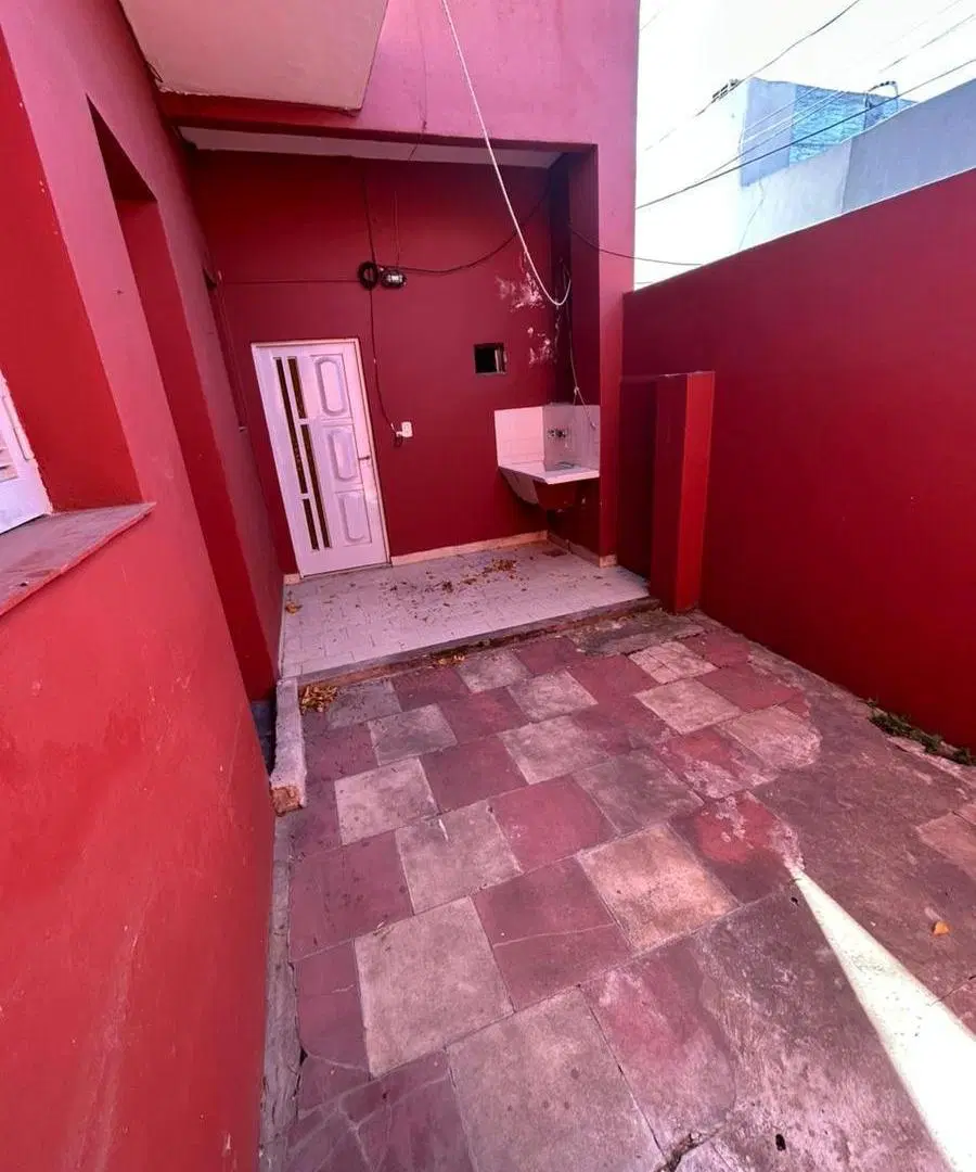 PH tres ambientes con patio en alquiler en Wilde 4
