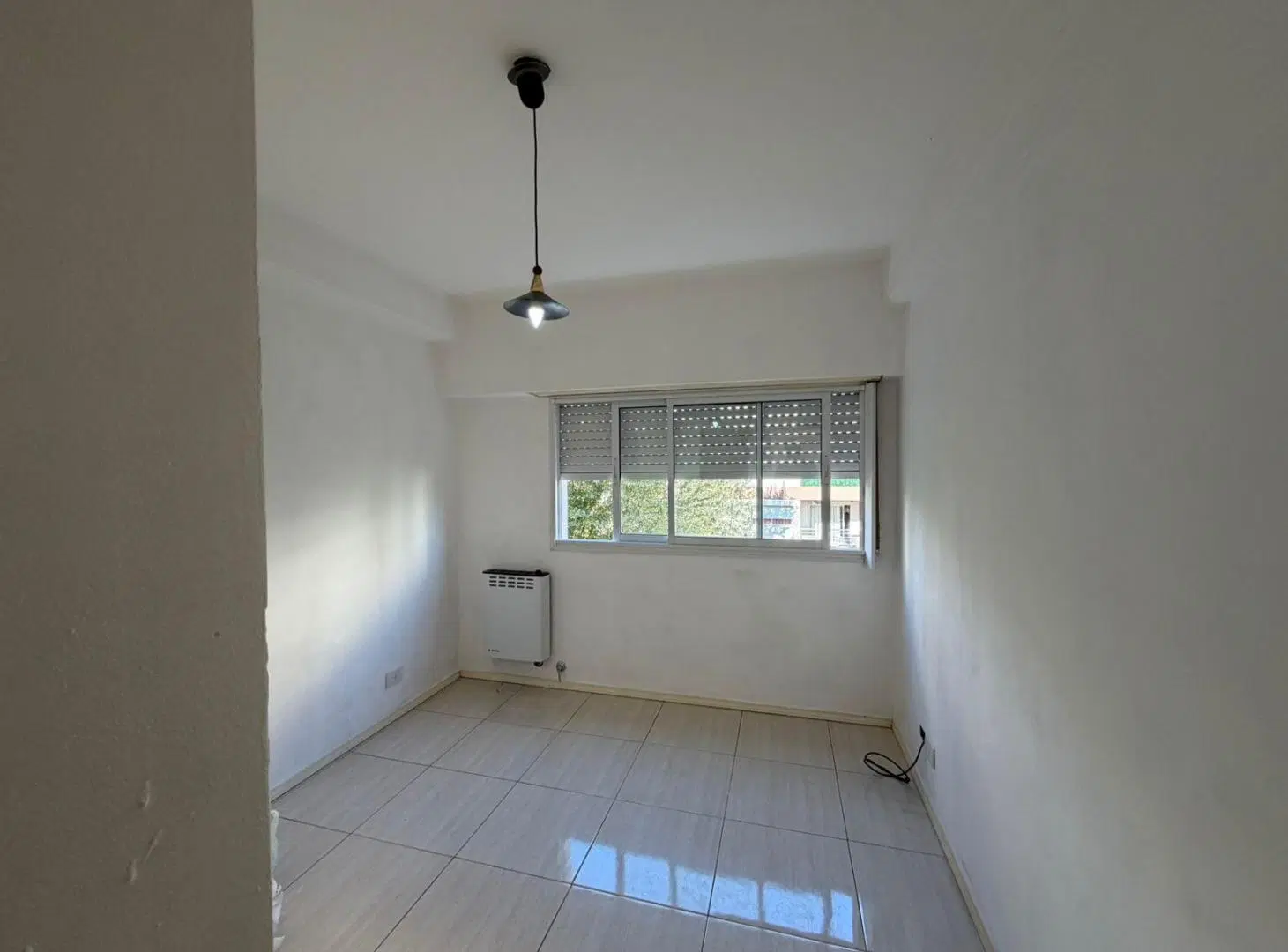 Departamento dos ambientes en alquiler en complejo Pinar de Wilde 2