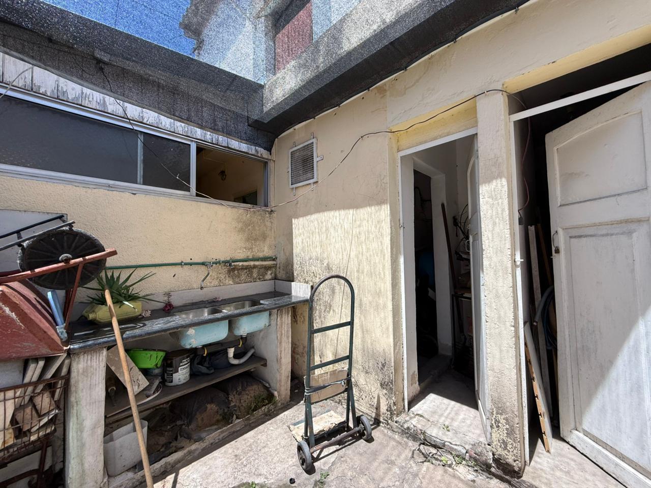 Foto de Galpón en Wilde departamento tres ambientes inversor taller en venta, imagen 3