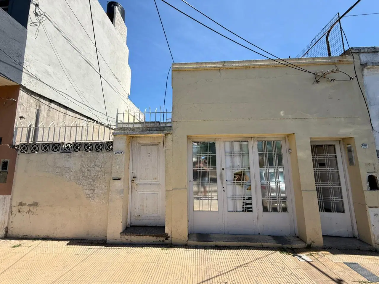 Galpón en Wilde departamento tres ambientes inversor taller en venta 2