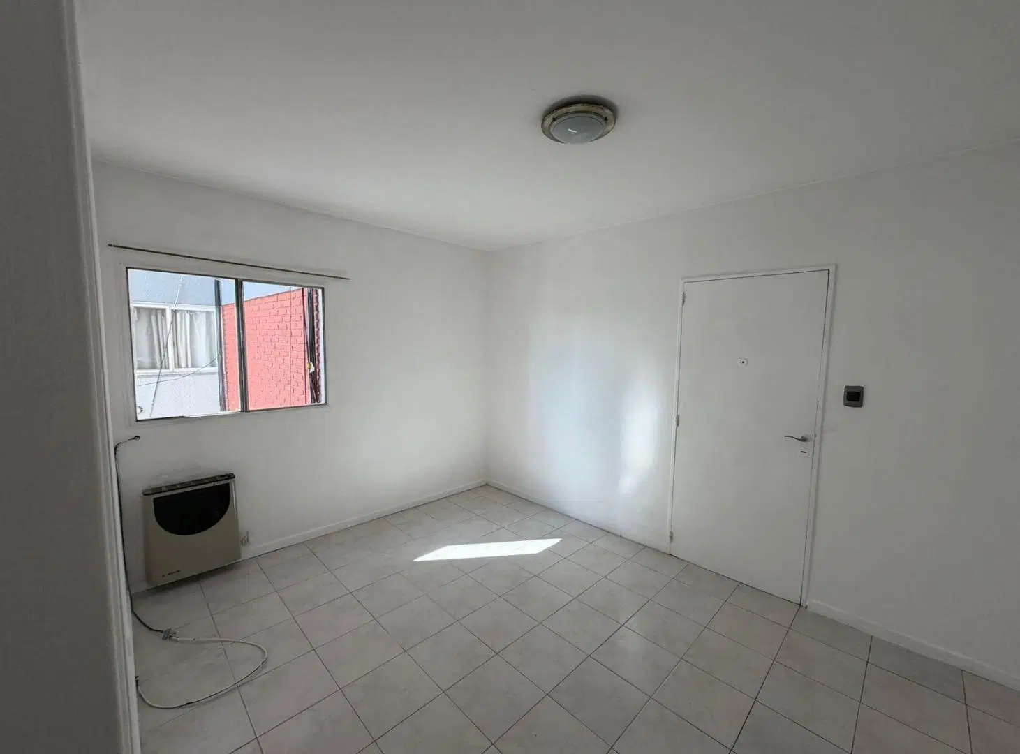 Departamento dos ambientes en Wilde en alquiler 3