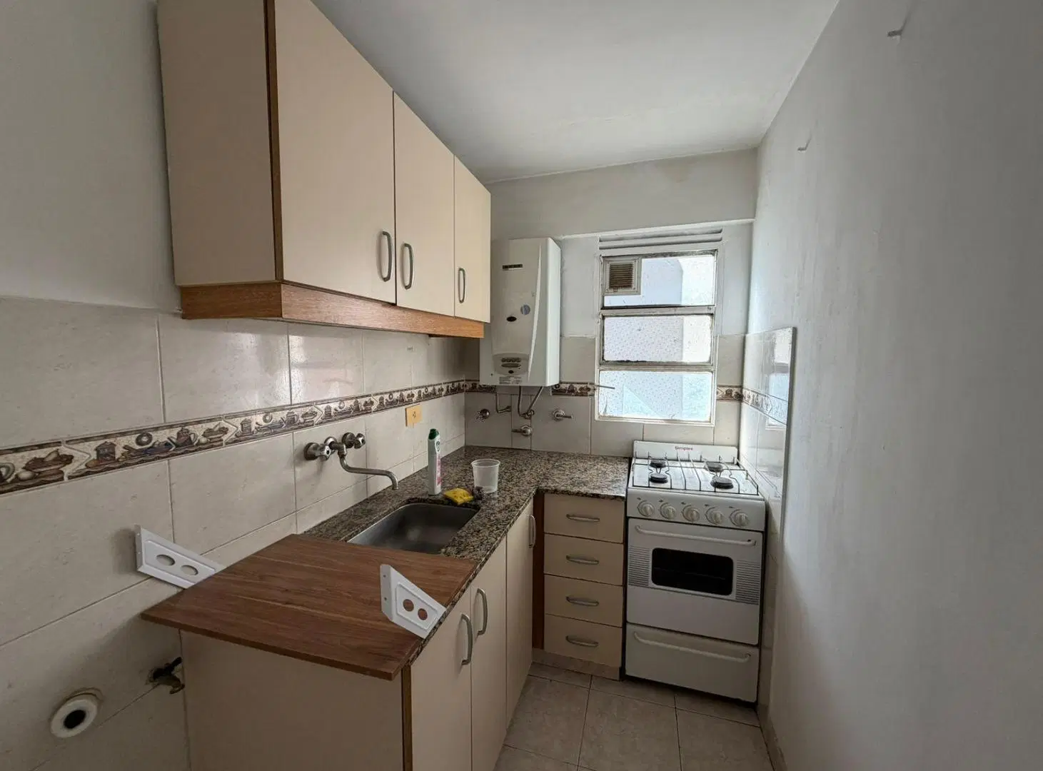 Departamento dos ambientes en Wilde en alquiler 2