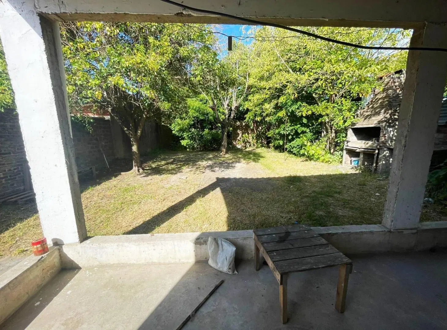 Casa de tres ambientes con amplio patio en venta en Quilmes Oeste 4