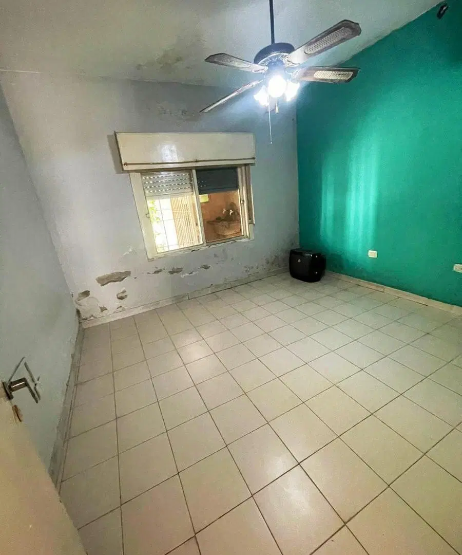Casa de tres ambientes con amplio patio en venta en Quilmes Oeste 8