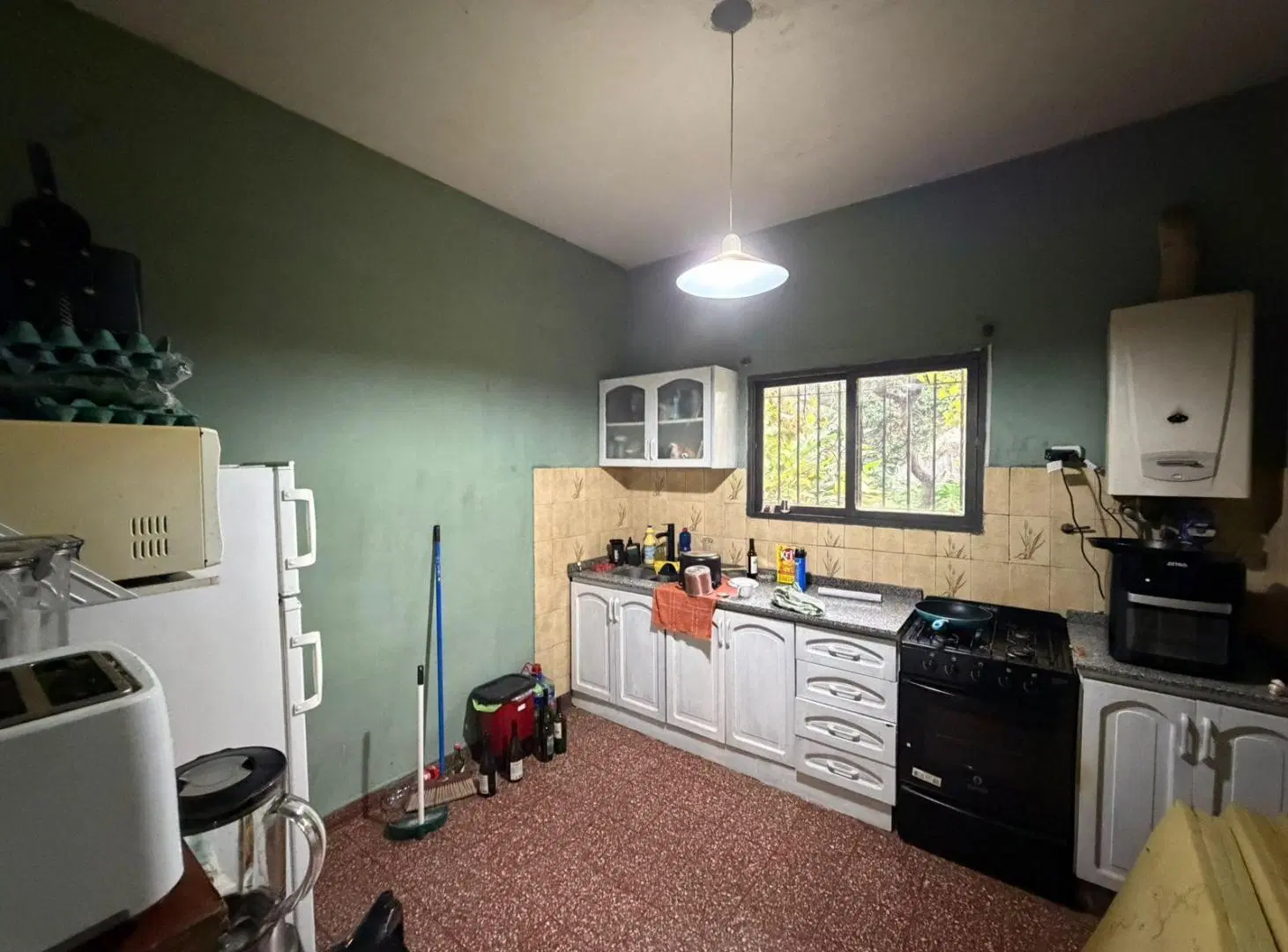 Casa de dos ambientes con patio en Bernal en venta 4
