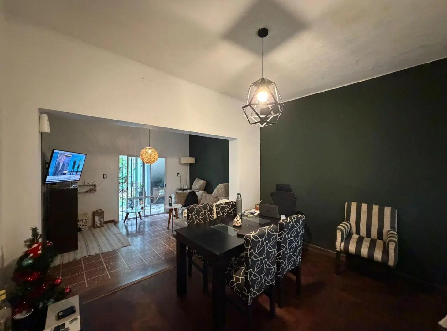 Casa de dos ambientes con patio en Bernal en venta 5