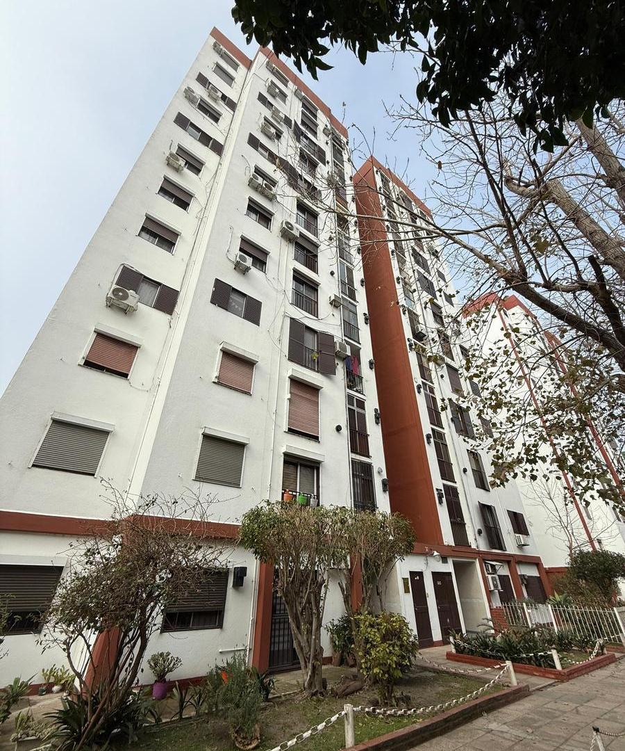 Departamento tres ambientes en venta en Wilde Apto Credito