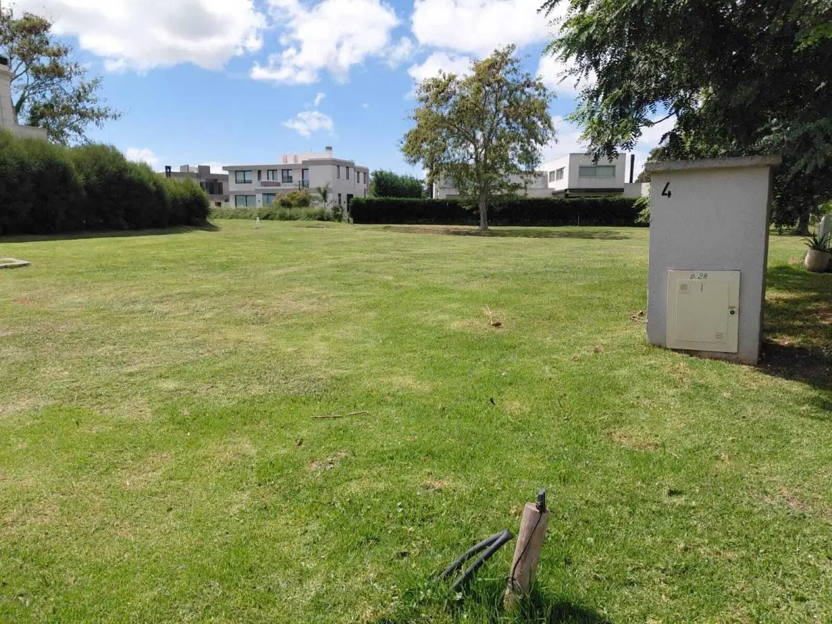 Lote de 739 m² en barrio Greenville en Berazategui Hudson en Venta 3