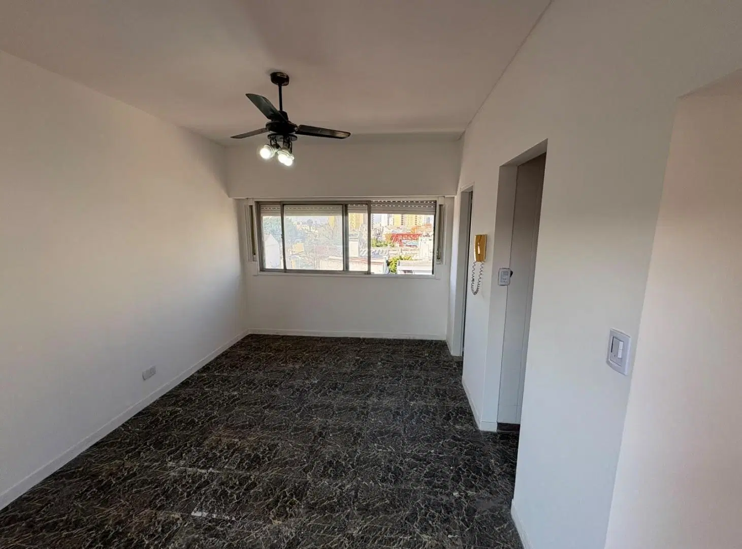 Departamento monoambiente en Alquiler en Avellaneda 5