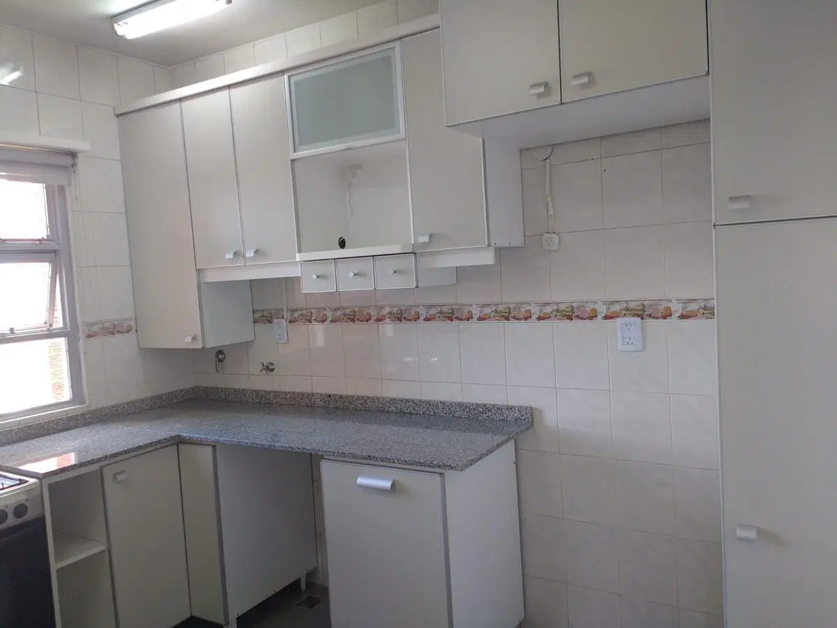 Departamento tres ambientes con cochera en venta en Sarandi 1