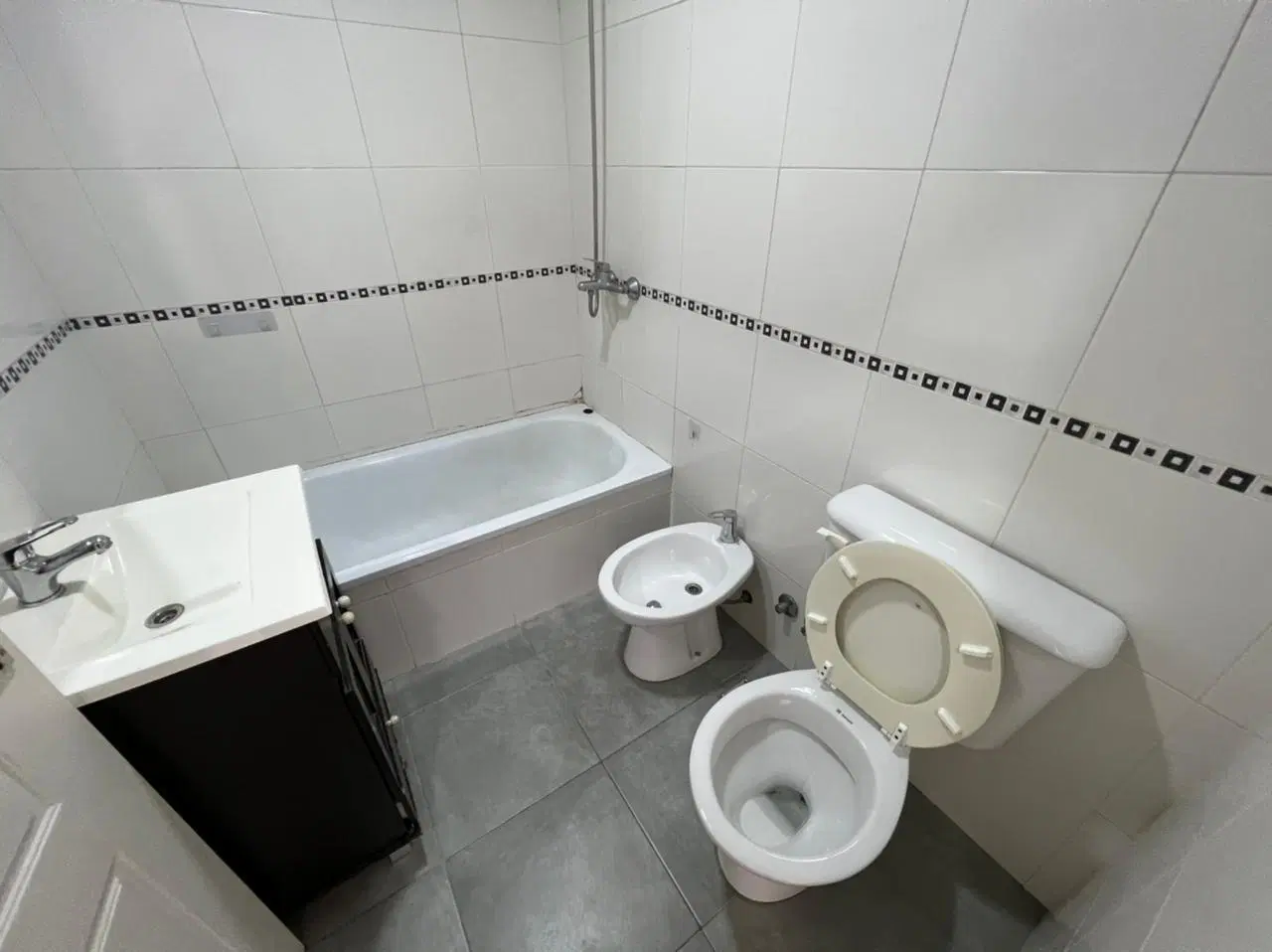 Departamento de dos ambientes en alquiler en Villa Dominico 2