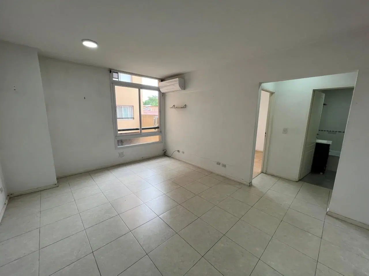 Departamento de dos ambientes en alquiler en Villa Dominico 5