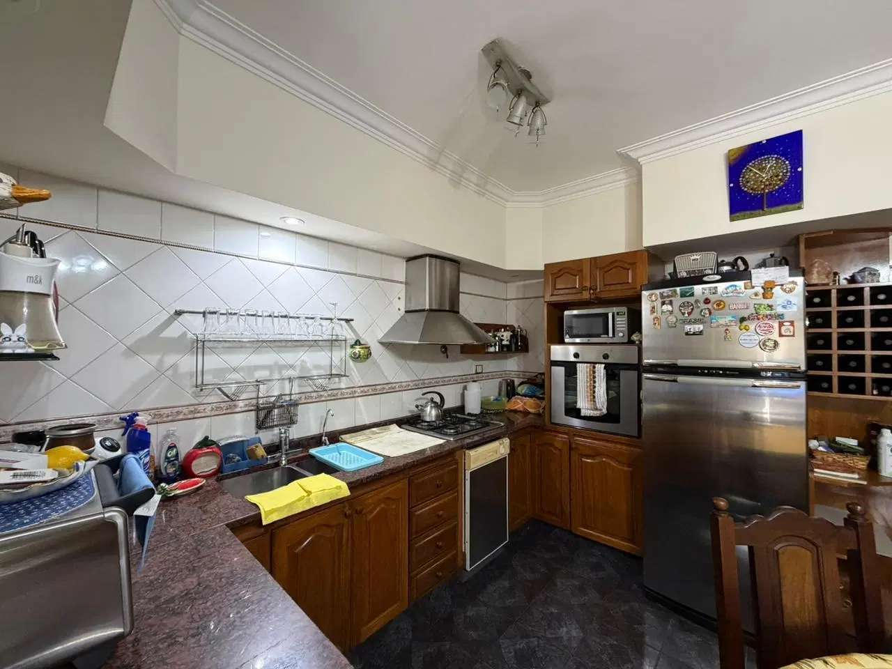 PH de Cuatro ambientes con cochera, jardín y quincho en Venta en Sarandí 2