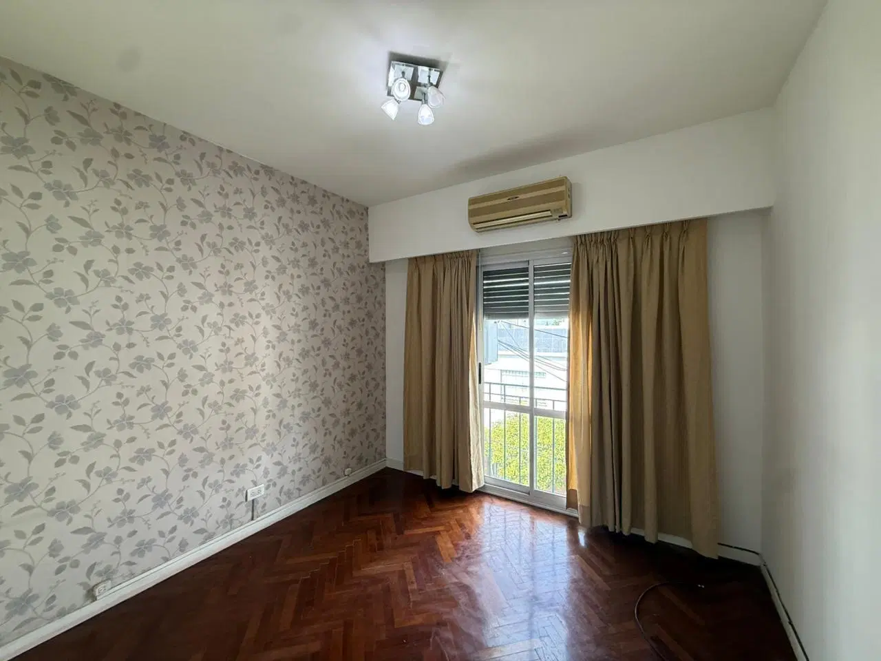 Departamento tres Ambientes en alquiler en Avellaneda 2