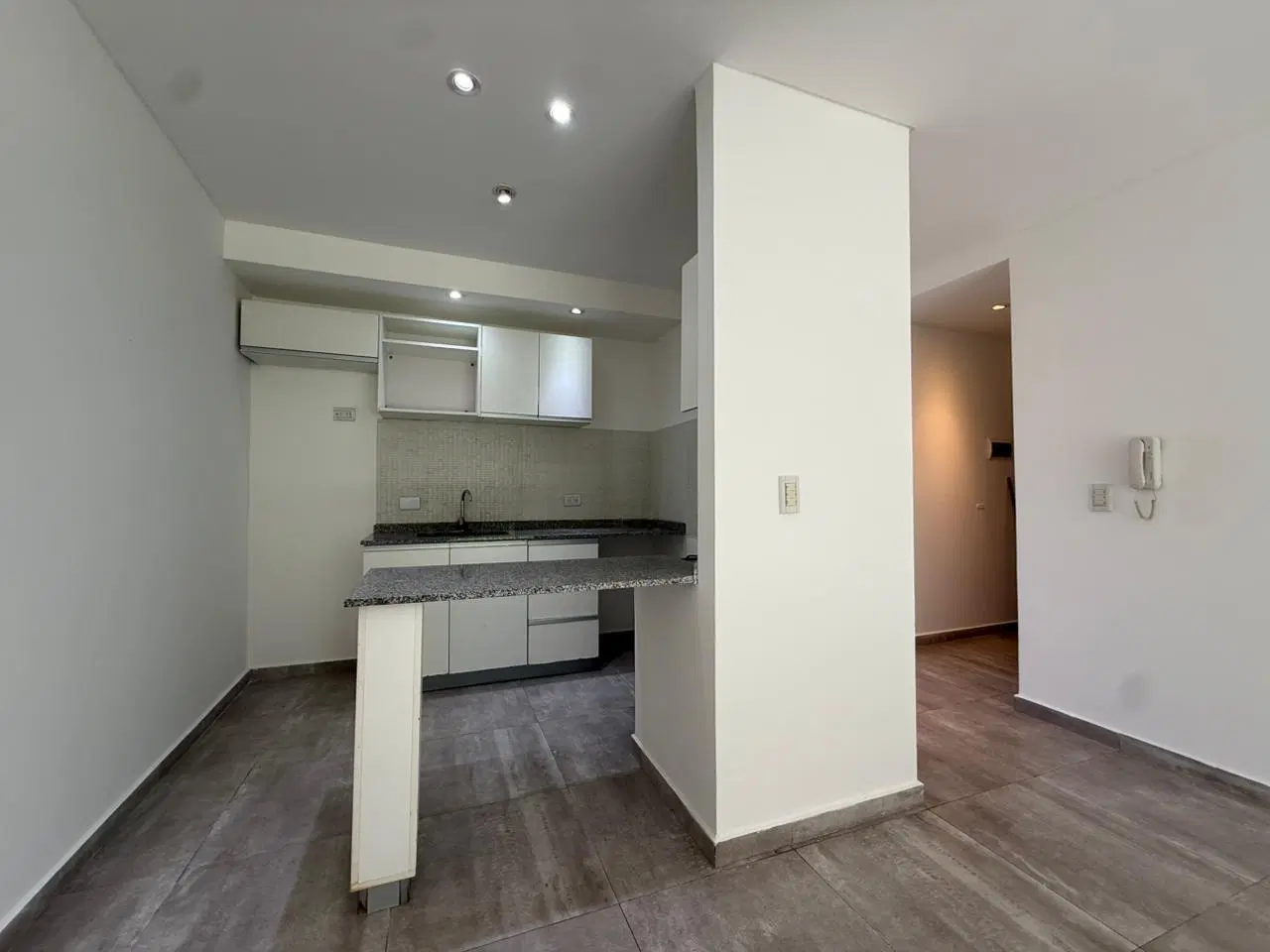 Departamento tres ambientes patio nuevo quilmes externo en venta 1