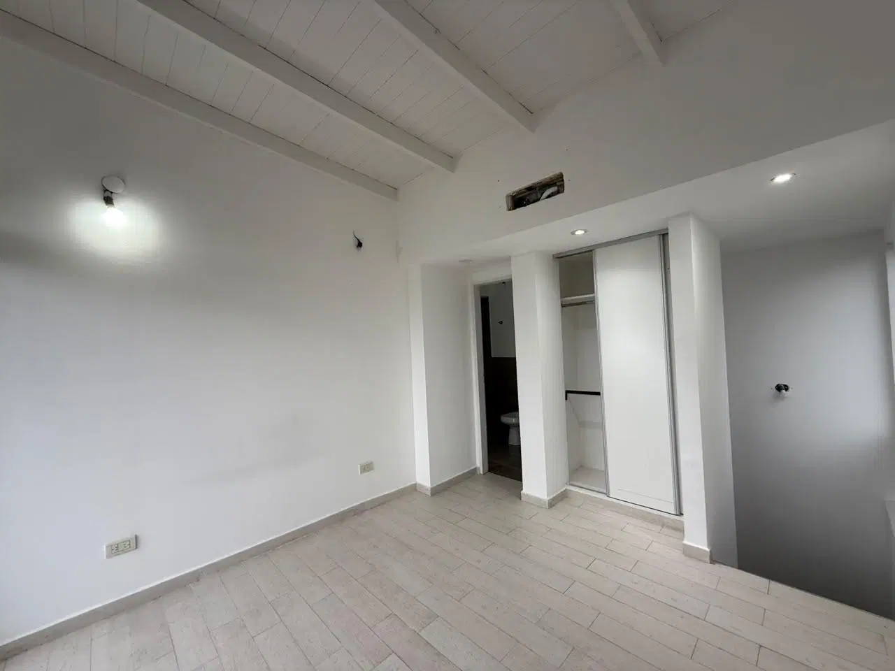 Carabelas 2200, Don Bosco, Nuevo Quilmes Externo ¡Departamento dos ambientes en Alquiler! 1