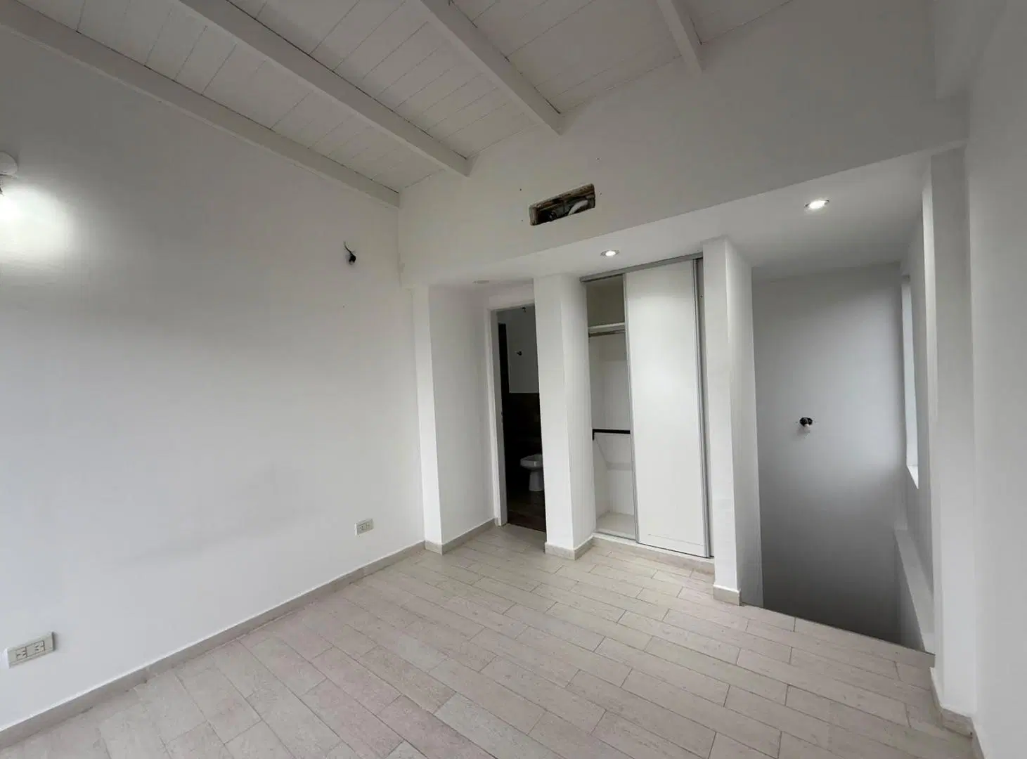 Carabelas 2200, Don Bosco, Nuevo Quilmes Externo ¡Departamento dos ambientes en Alquiler! 2
