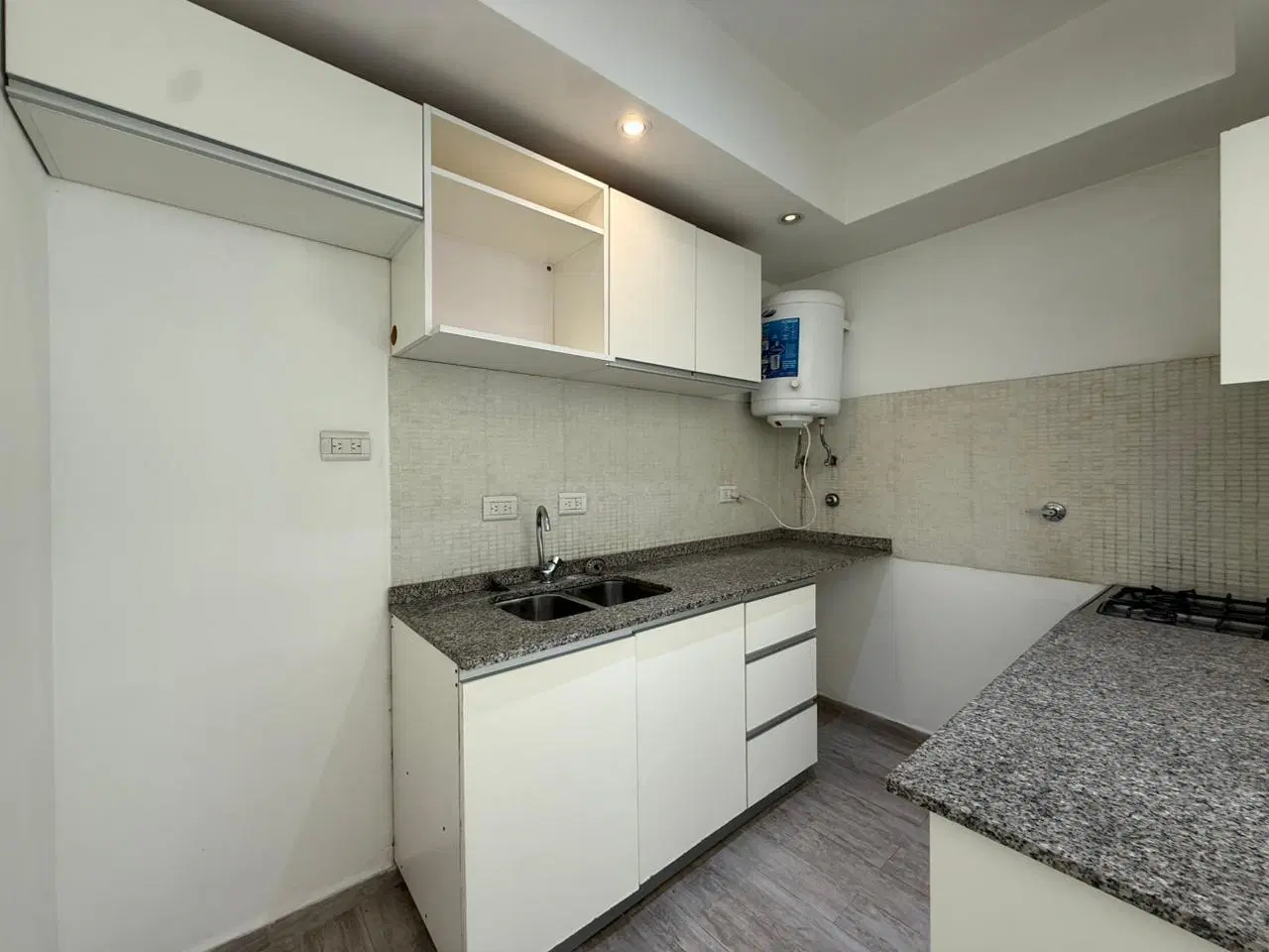 Departamento dos ambientes patio nuevo quilmes externo en venta 8
