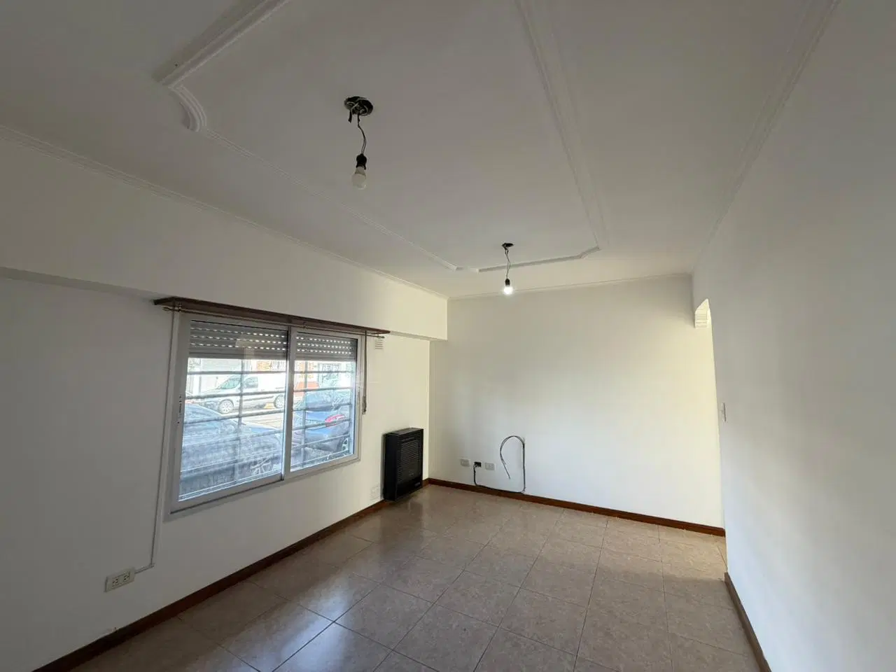 Departamento dos ambientes en alquiler patio propio en wilde 4