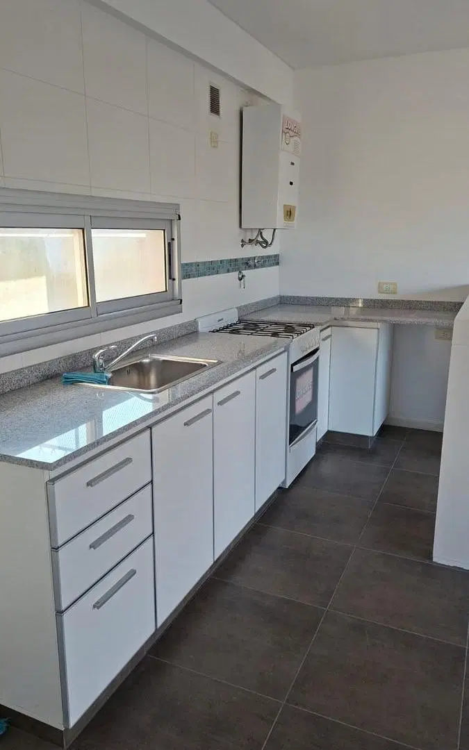 Venta departamento dos ambientes cochera balcón quilmes centro bajas expensas 3