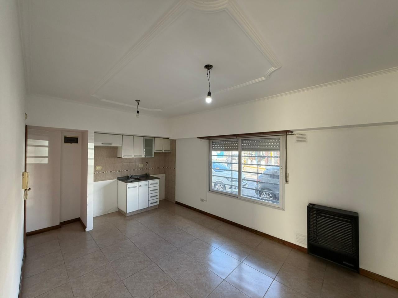 Departamento dos ambientes en alquiler patio propio en wilde