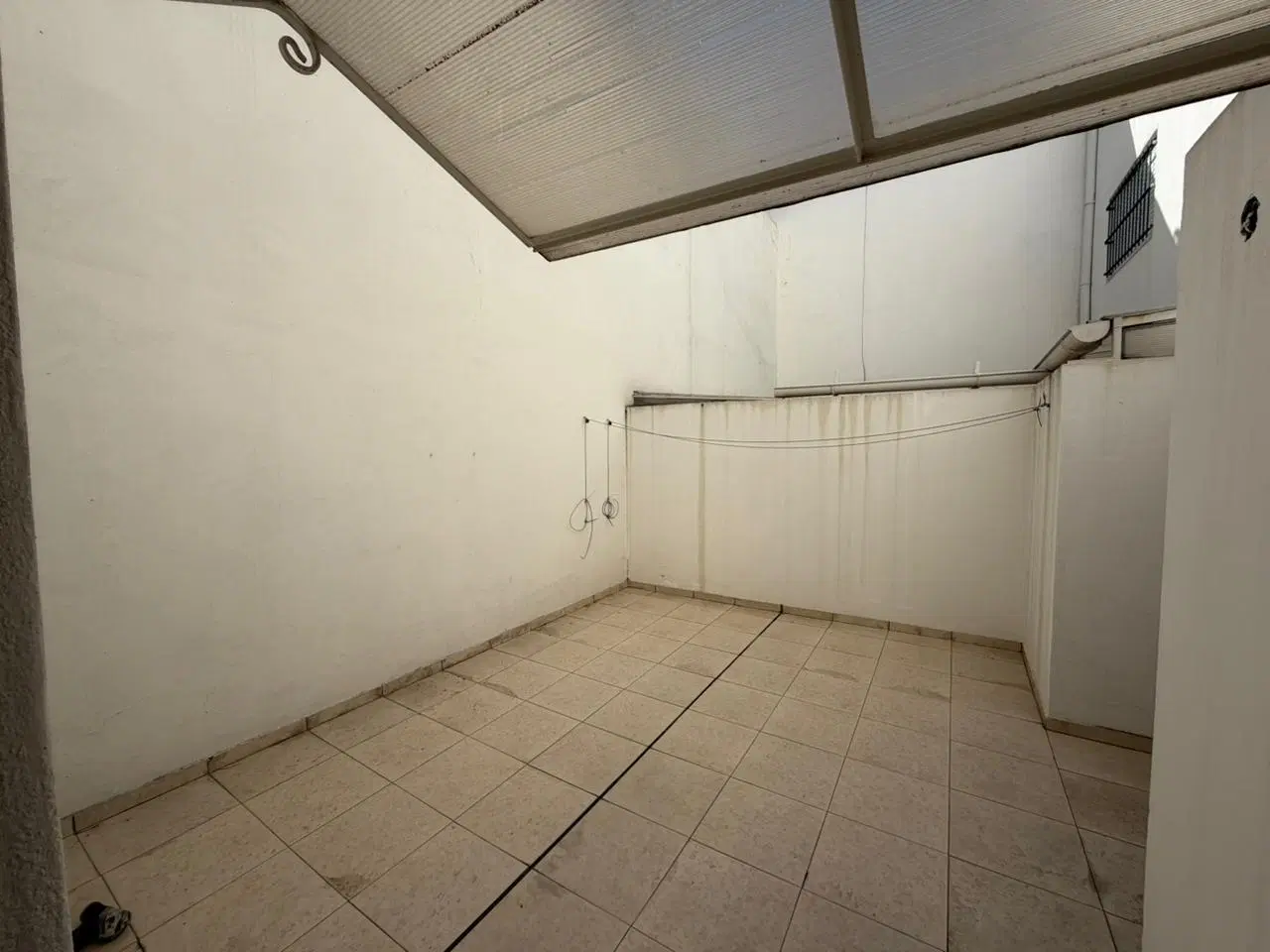 Departamento dos ambientes en alquiler patio propio en wilde 5