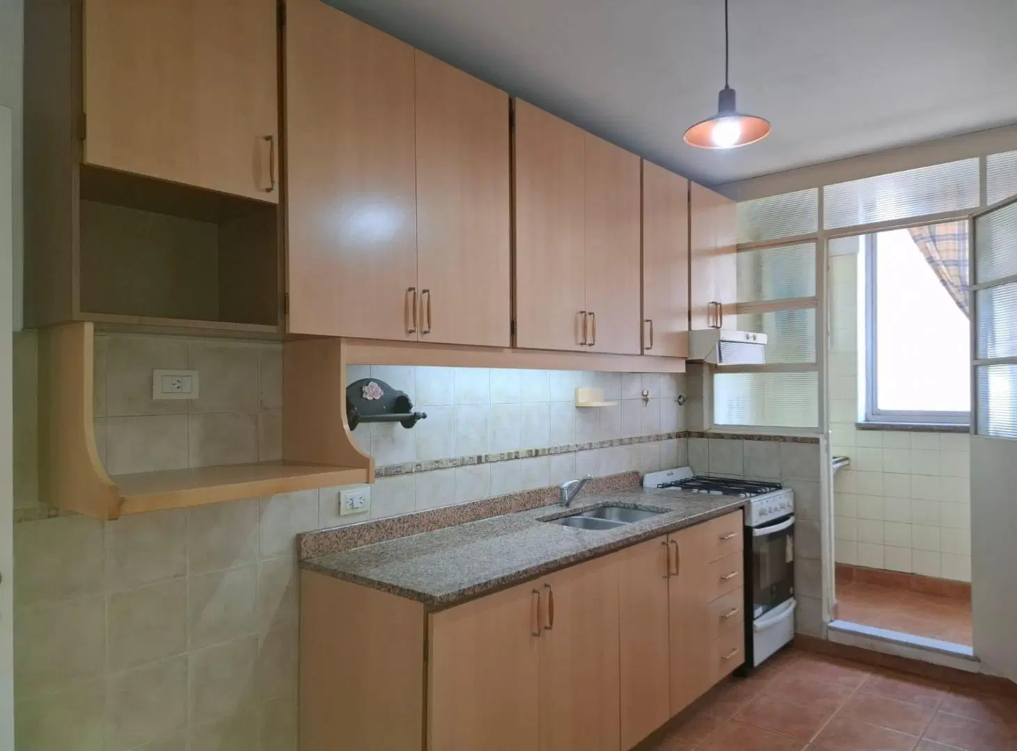 Departamento venta bernal centro 3 habientes bajas expensas espacio guardacoche castro barros 1