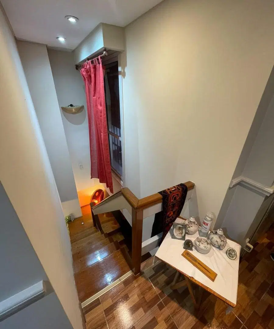 Duplex de tres ambientes con balcón aterrazado, lavadero y cochera en venta 1